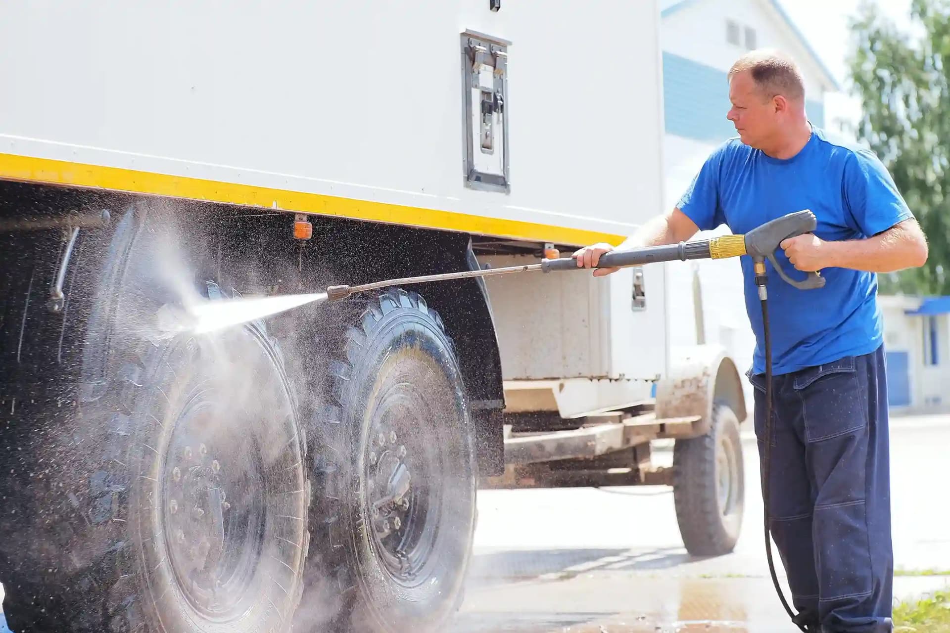 Truck & Trailer Washing